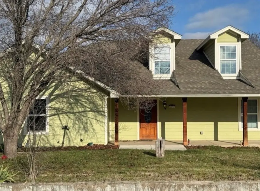 400 N Avenue A, Springtown, TX 76082 - #2