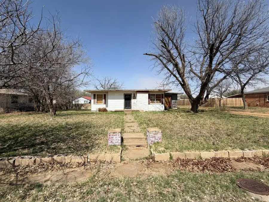 724 E 16th Street, Colorado City, TX 79512 - #2