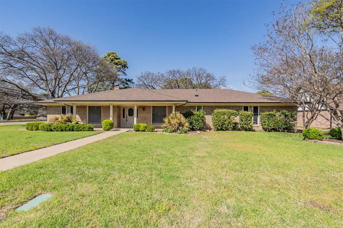 2415 Lakeview Circle, Arlington, TX 76013 - #1