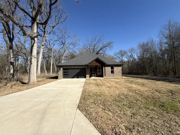 102 Oakwood Drive, Trinidad, TX 75163
