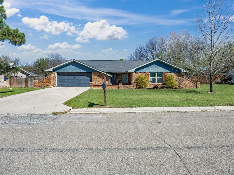 401 Brookhollow Street, Decatur, TX 76234 - #2