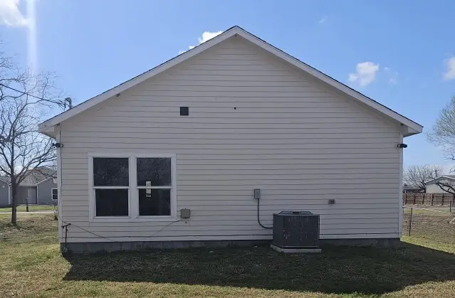 520 E Verbina Street, Taft, TX 78390 - #2