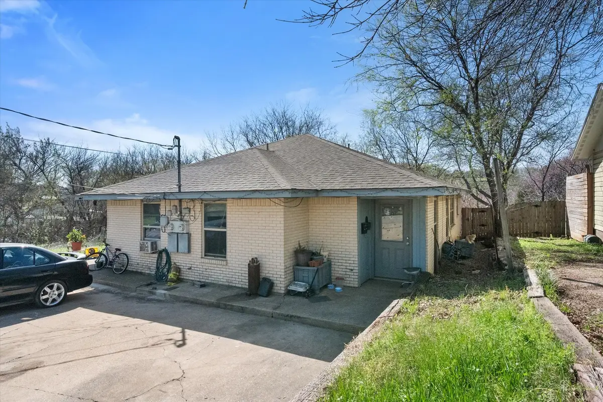 1129 College Street, Grand Prairie, TX 75050 - #1