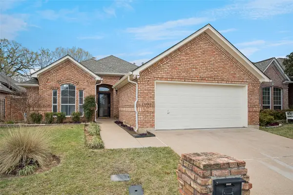 3216 Village Oak Drive, Arlington, TX 76017