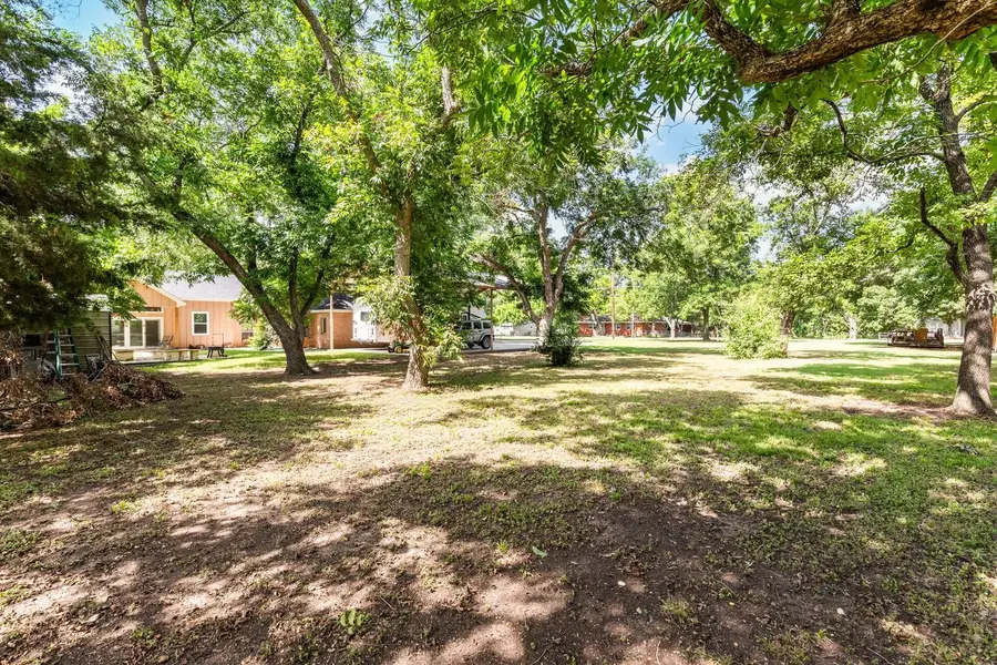 707 S Harrison Street, West, TX 76691 - #2