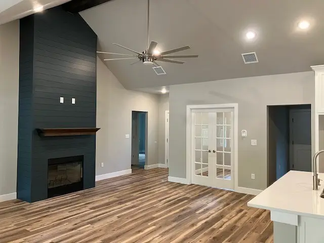 820 Mulberry Street, Sulphur Springs, TX 75482 - #2