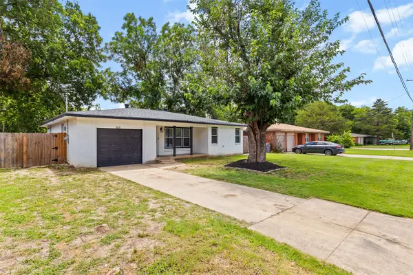 1035 Warden Street, Benbrook, TX 76126