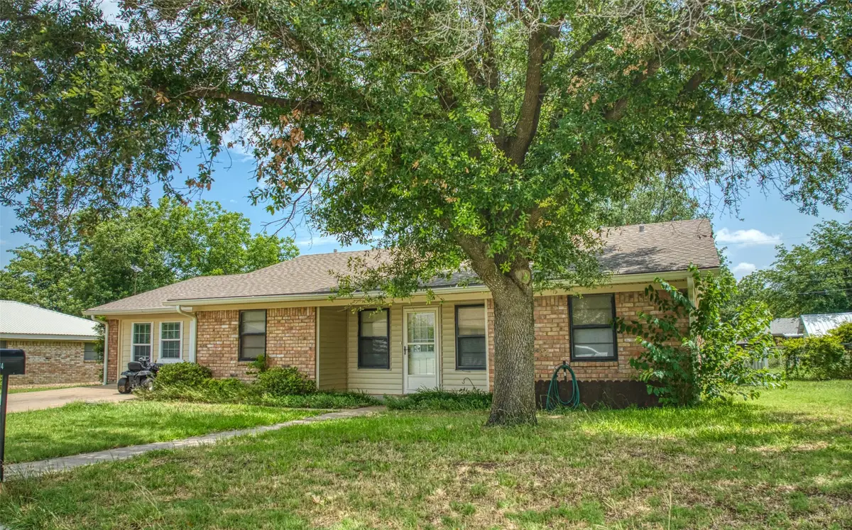 914 S Avenue N, Clifton, TX 76634 - #1