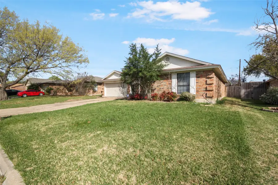 903 Robinwood Court, Arlington, TX 76017 - #2
