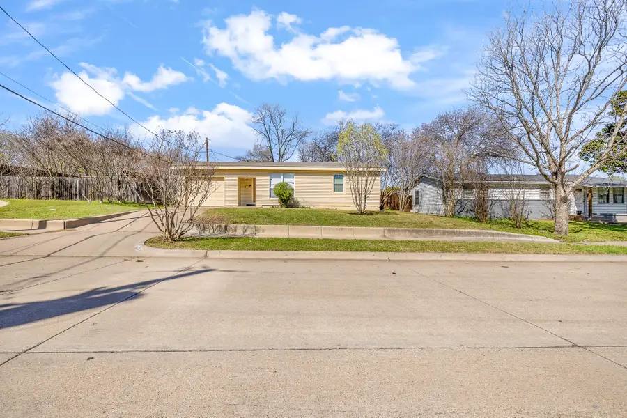 6431 Jerrell Street, North Richland Hills, TX 76180 - #2