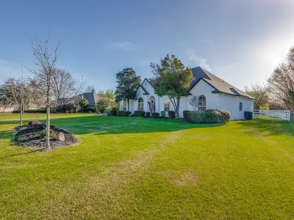 19 Meadowcreek Drive, Melissa, TX 75454