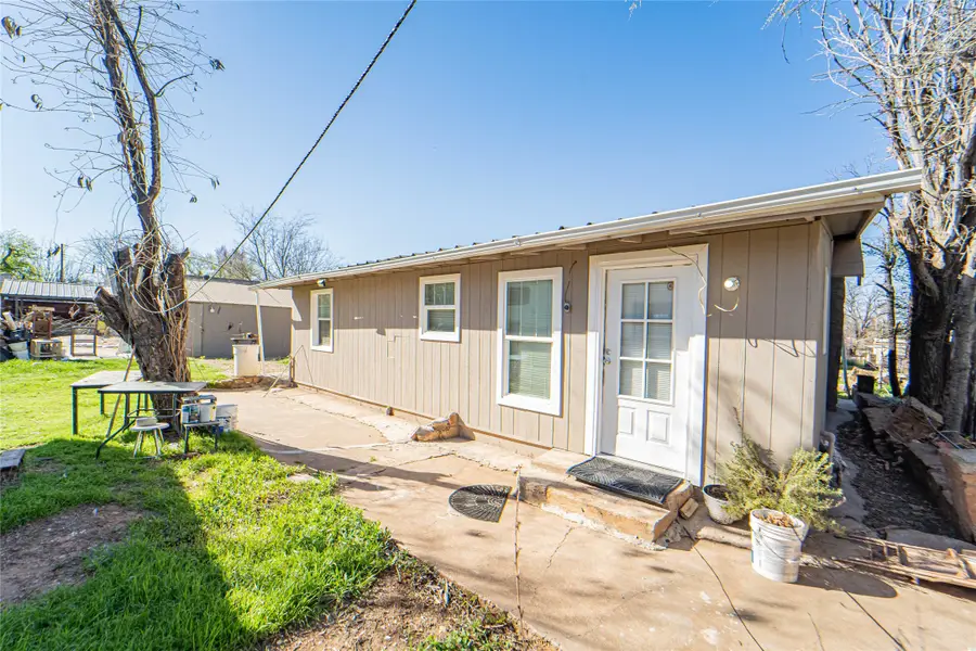 903 W Wheeler Street, Breckenridge, TX 76424 - #2