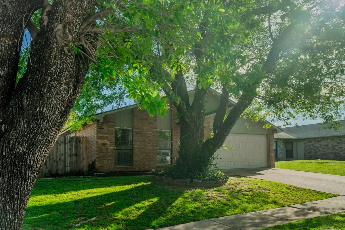 6802 Blackberry Drive, Arlington, TX 76016 - #1