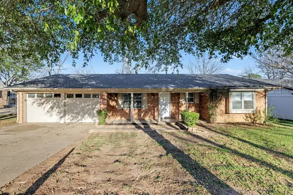 832 Gregory Avenue, Bedford, TX 76022