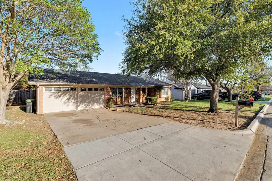 832 Gregory Avenue, Bedford, TX 76022 - #2