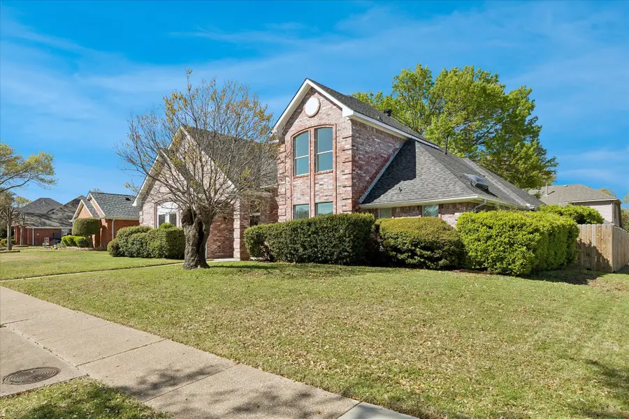 568 Cooper Street, Grand Prairie, TX 75052 - #2