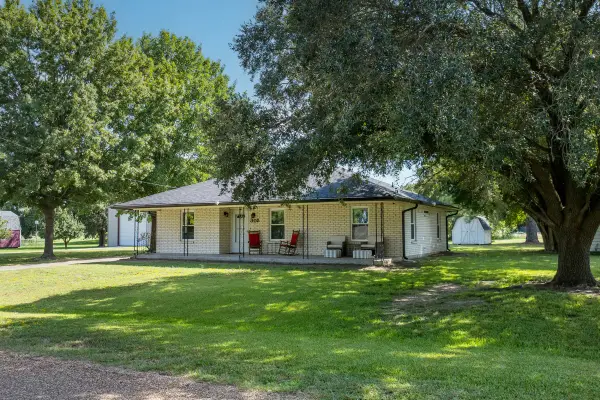 302 Santa Rosa Ranch Road #R, Trinidad, TX 75163