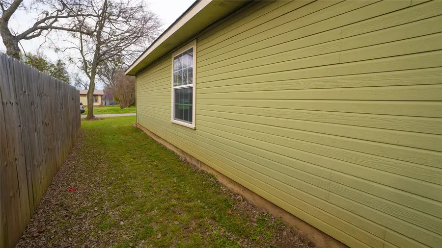 323 Texas Street, Pottsboro, TX 75076 - #2