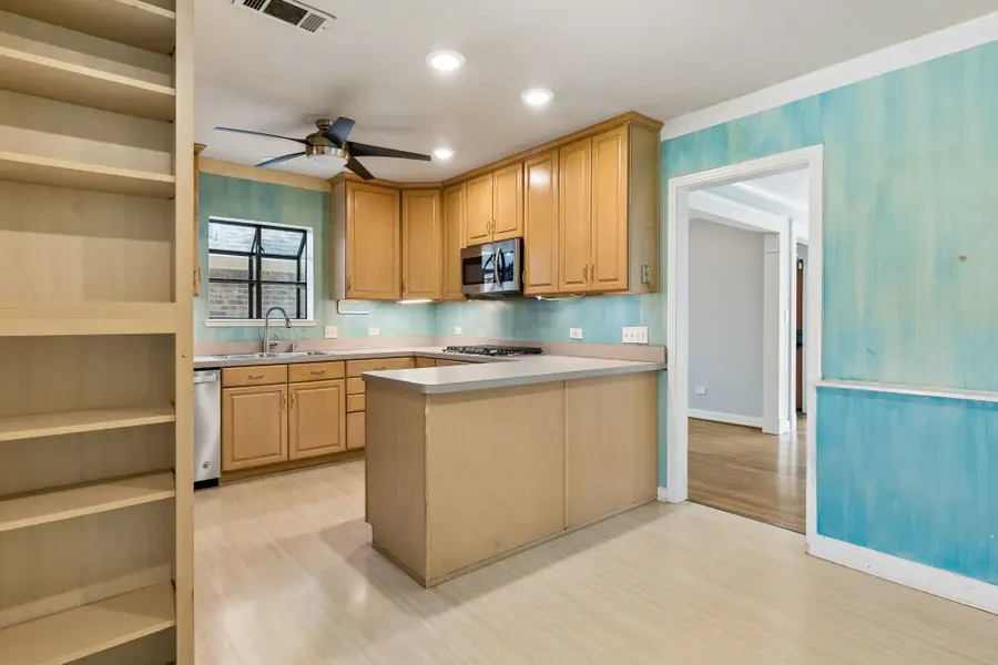 8015 Eagle Trail, Dallas, TX 75238 - #3