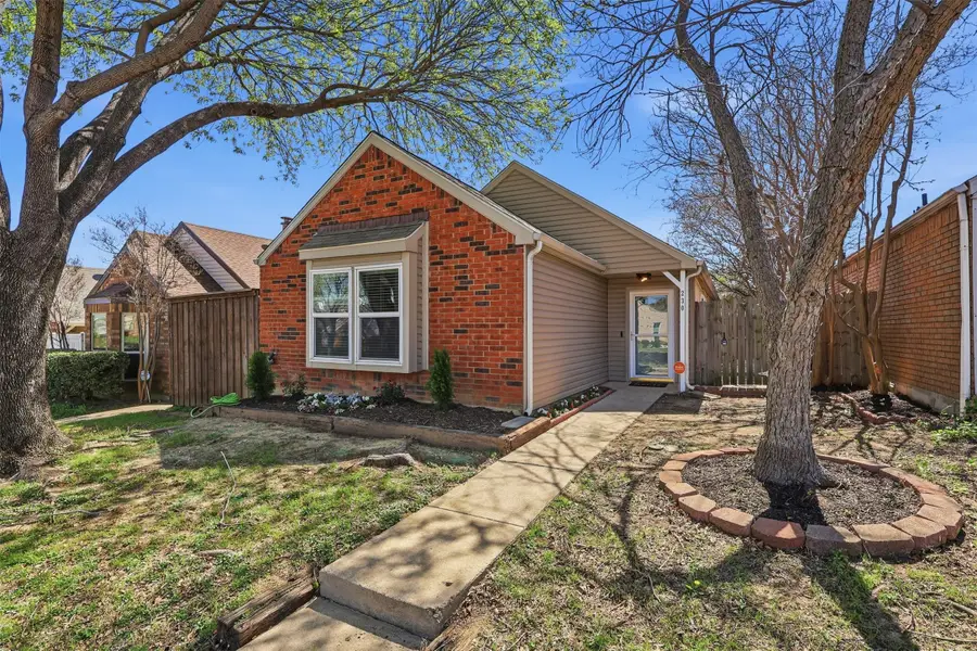 230 Teakwood Lane, Lewisville, TX 75067 - #2