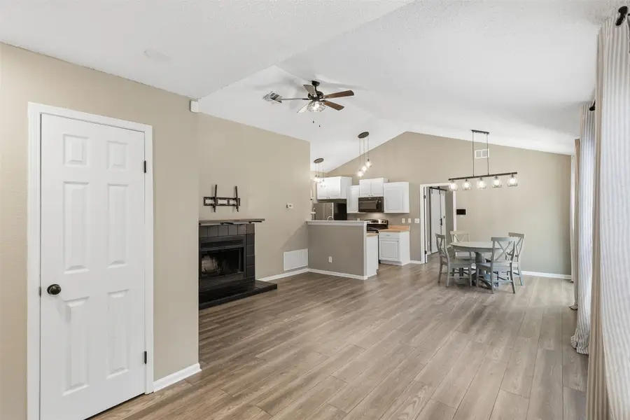 230 Teakwood Lane, Lewisville, TX 75067 - #3