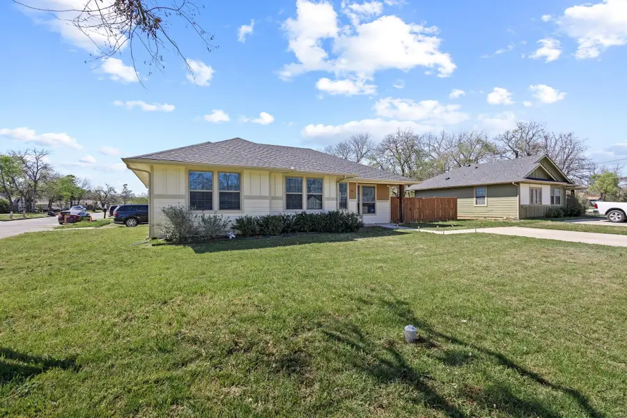 401 N Mirick Avenue, Denison, TX 75020 - #2