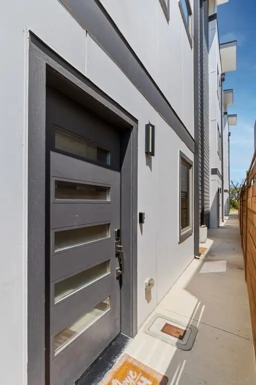 1120 Galveston Avenue #5, Fort Worth, TX 76104 - #1