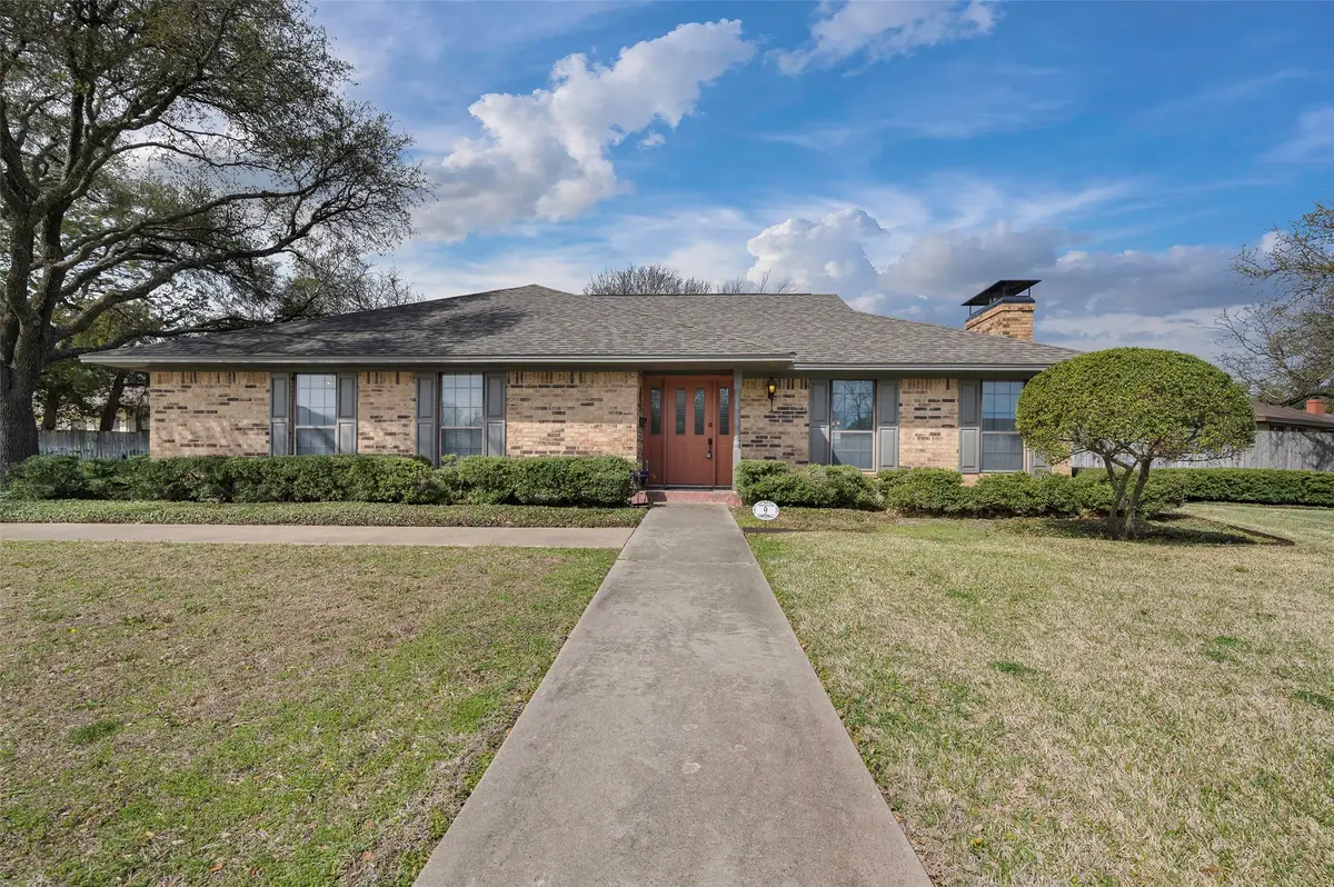 9 Quail Run Street, Gainesville, TX 76240 - #1