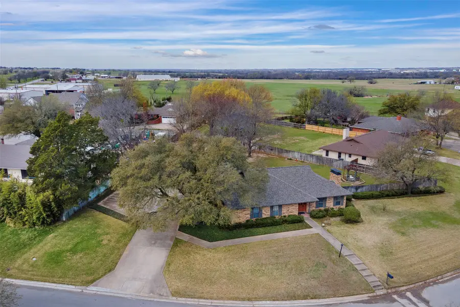 9 Quail Run Street, Gainesville, TX 76240 - #3