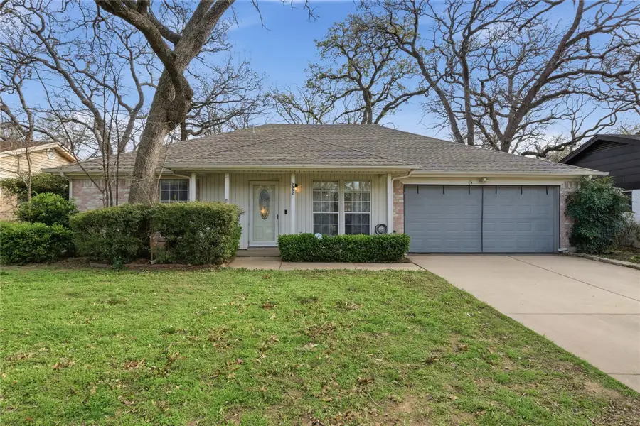 3002 Lynnwood Drive, Arlington, TX 76013 - #2