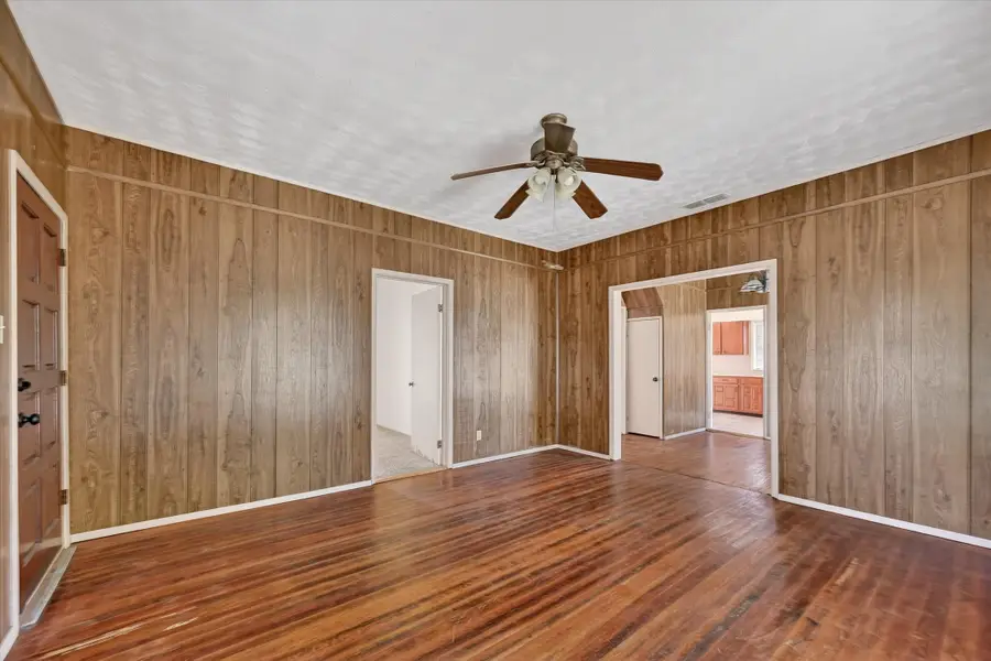 800 S Jefferson Street, Pilot Point, TX 76258 - #3