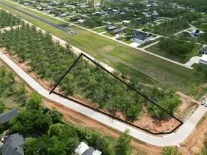 907 E Landings Drive, Granbury, TX 76049 - #1