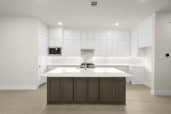 1818 Wittington Place, Farmers Branch, TX 75234