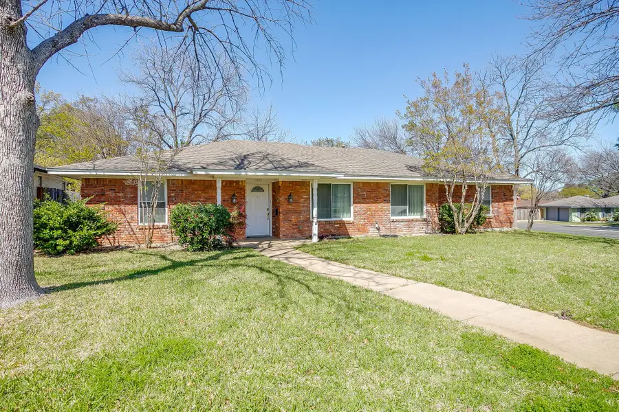 1001 Field Crest Court, Arlington, TX 76012 - #2