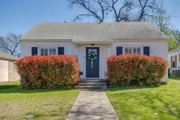 3229 8th Avenue, Fort Worth, TX 76110