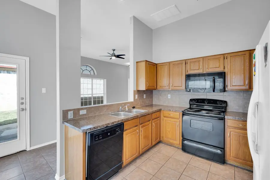 324 Faircrest Drive, Arlington, TX 76018 - #2