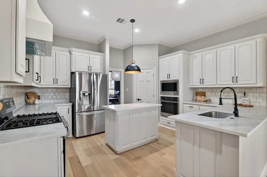 8232 Fenwick Drive, North Richland Hills, TX 76182 - #2