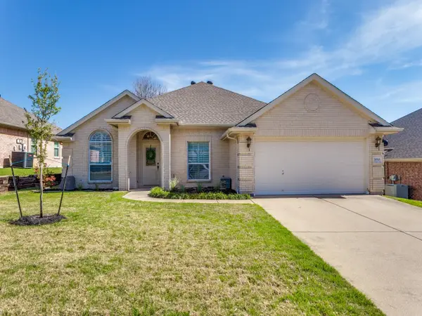 10505 Stonehill Drive, Benbrook, TX 76126
