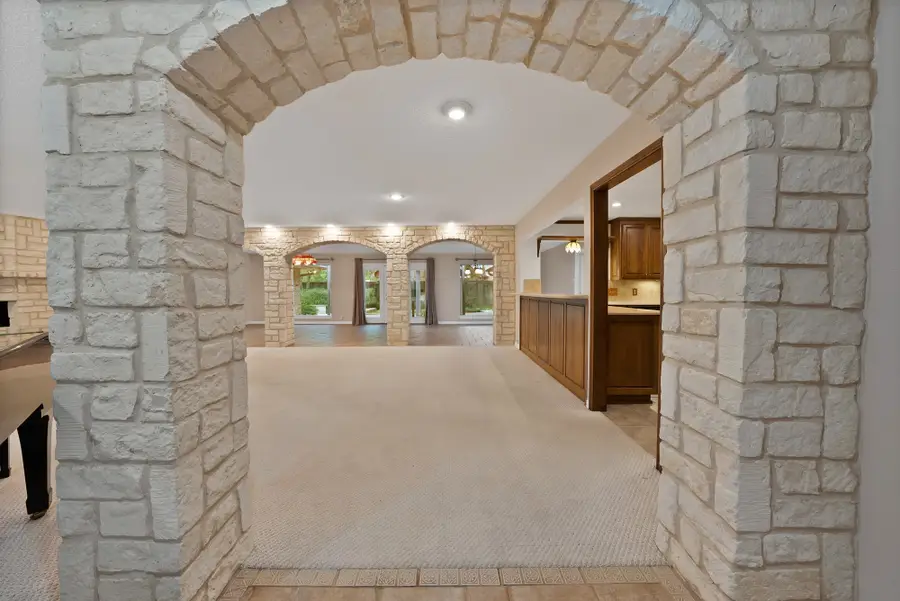 1008 Loch Lomond Drive, Arlington, TX 76012 - #2