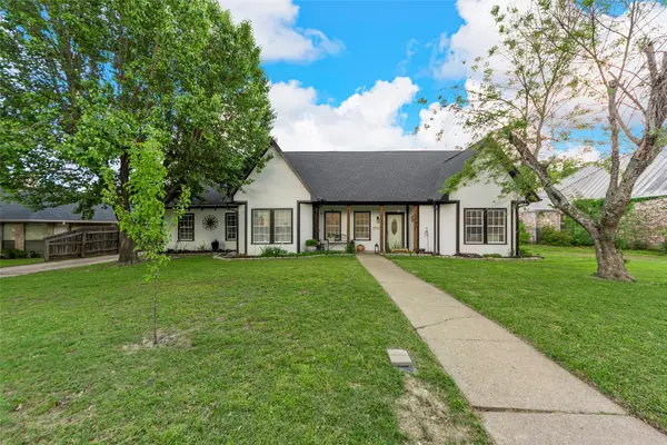 5601 Burgundy Drive, Greenville, TX 75402