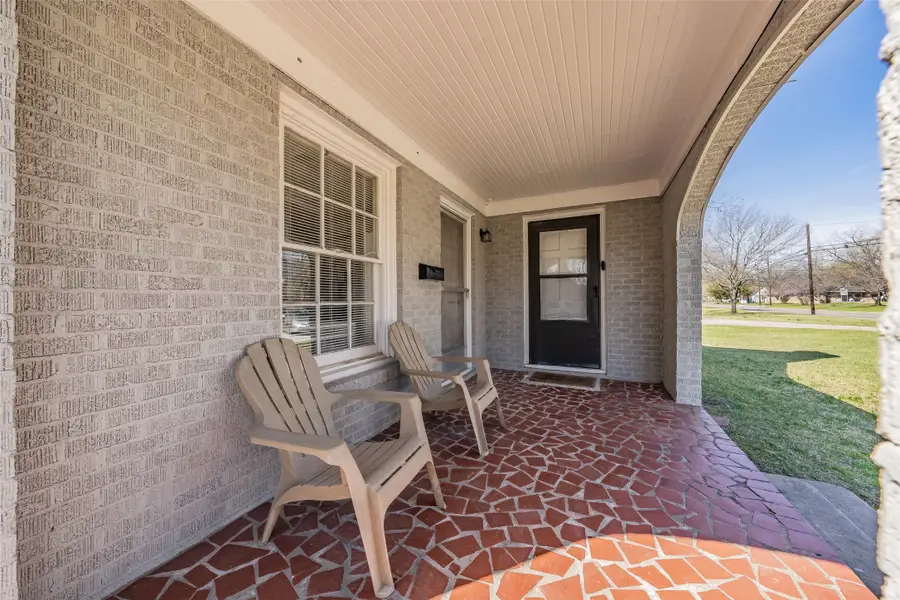 1734 E California Street, Gainesville, TX 76240 - #3