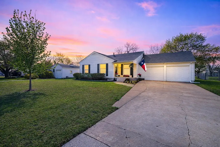 318 Hillcrest Avenue, Richardson, TX 75081 - #2