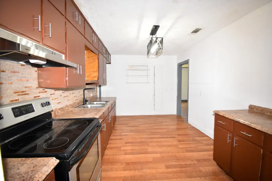 1511 S High Street, Brady, TX 76825 - #3