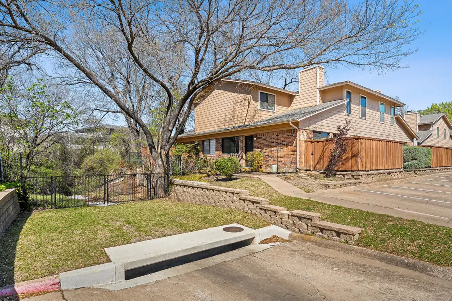 5744 Cedar Creek Drive, Benbrook, TX 76109 - #3