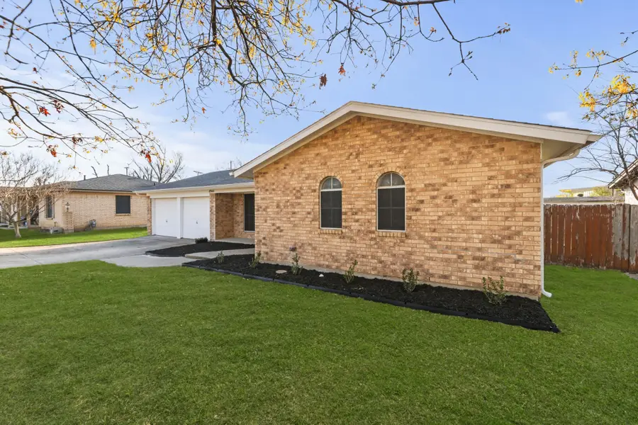 4944 Saucer Drive, Haltom City, TX 76117 - #3