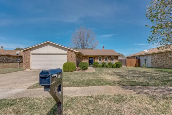 6611 Greenspring Drive, Arlington, TX 76016