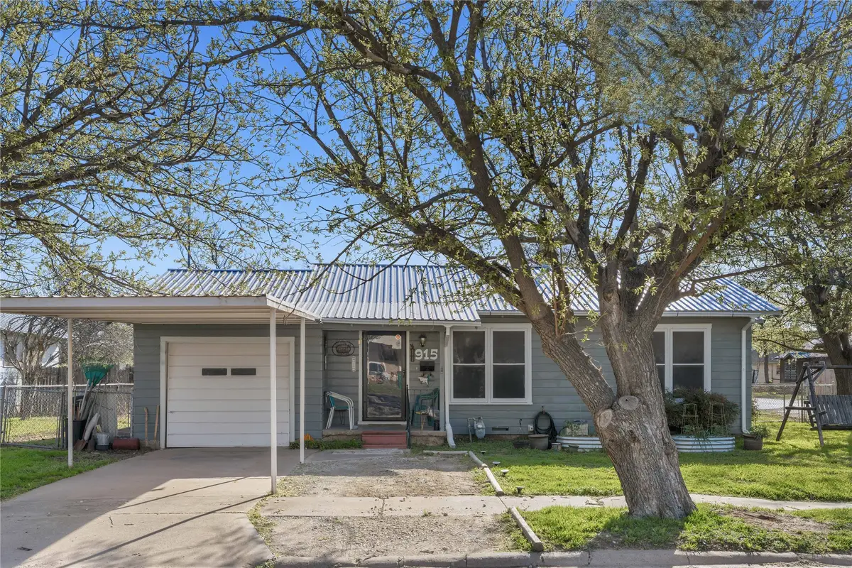 915 S Neches Street, Coleman, TX 76834 - #1