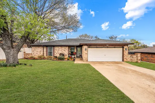 748 Regency Drive, Hurst, TX 76054