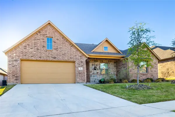 105 Rosemary Drive, Azle, TX 76020