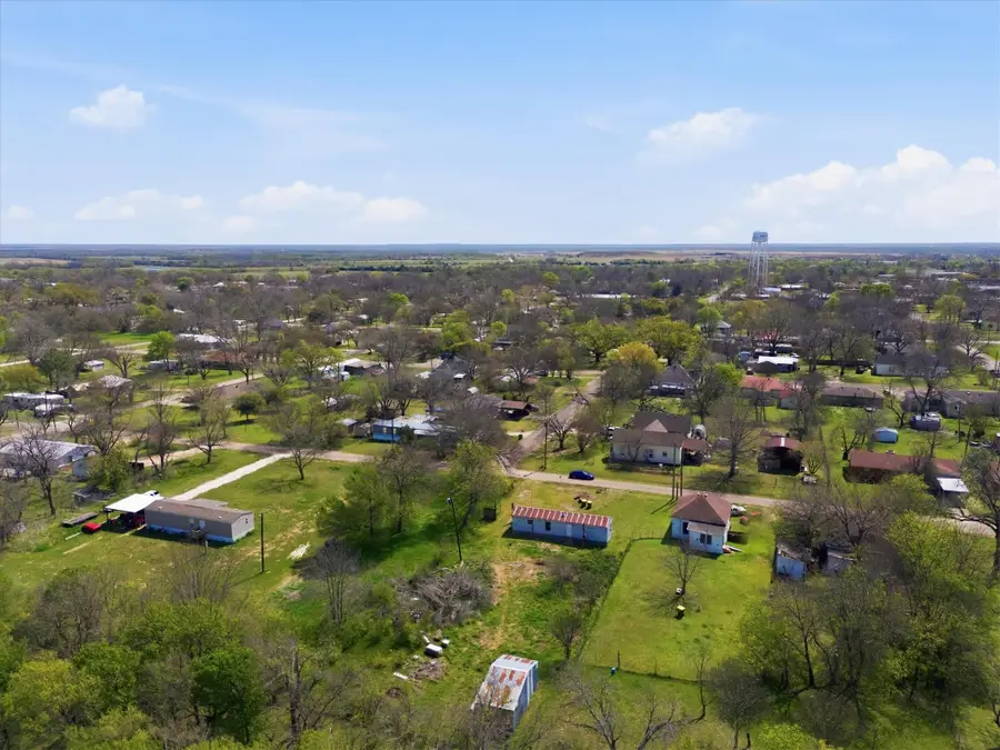 209 8th Street, Hubbard, TX 76648 - #3